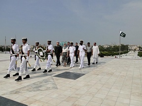 Visit to Mazar-e-Quaid
