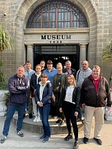 On the Sightseeing Trip of the Russian Consulate Staff On the Sightseeing Trip of the Russian Consulate Staff